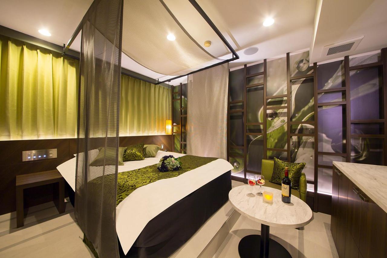 ルトゥール難波 Retournanba 男塾ホテルグループ (adults Only) 2* โอซาก้า