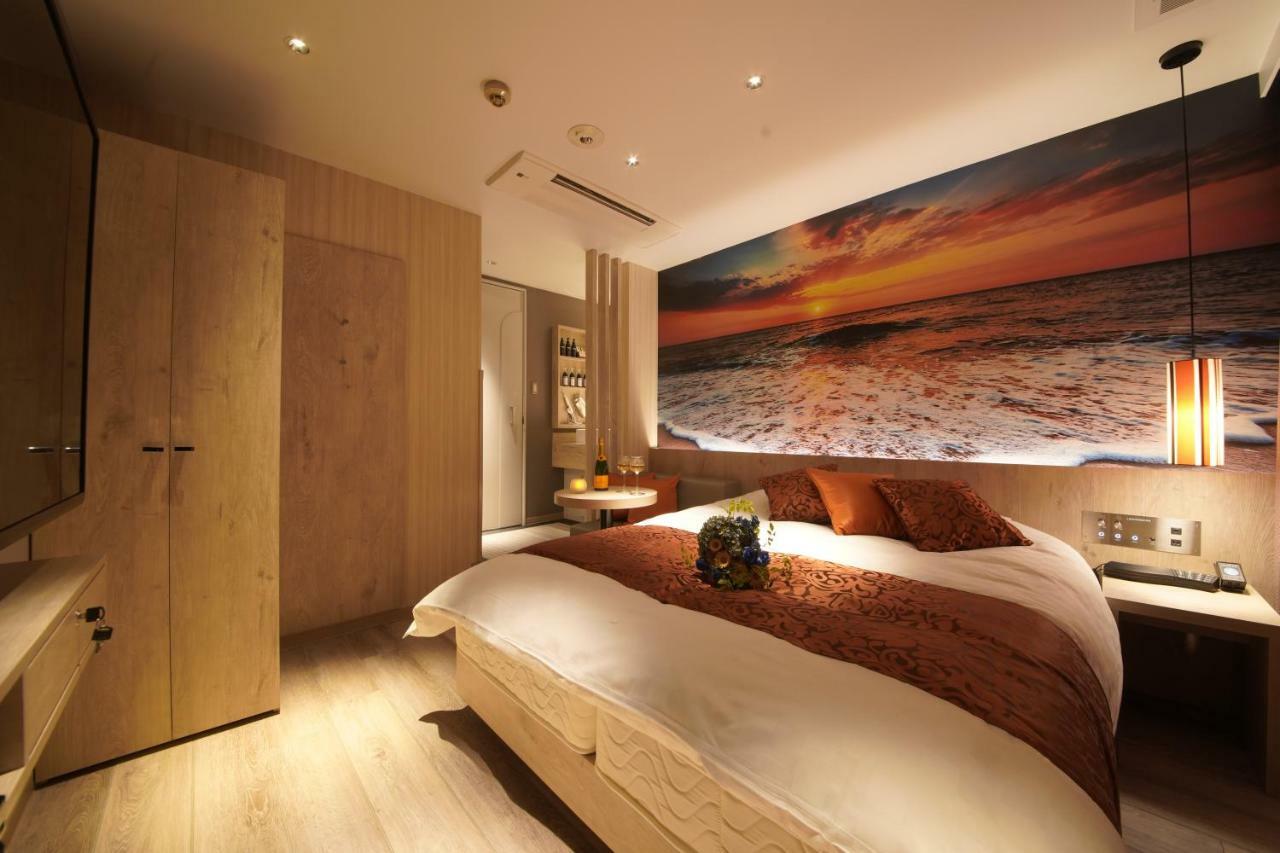 ルトゥール難波 Retournanba 男塾ホテルグループ (adults Only) 2* โอซาก้า