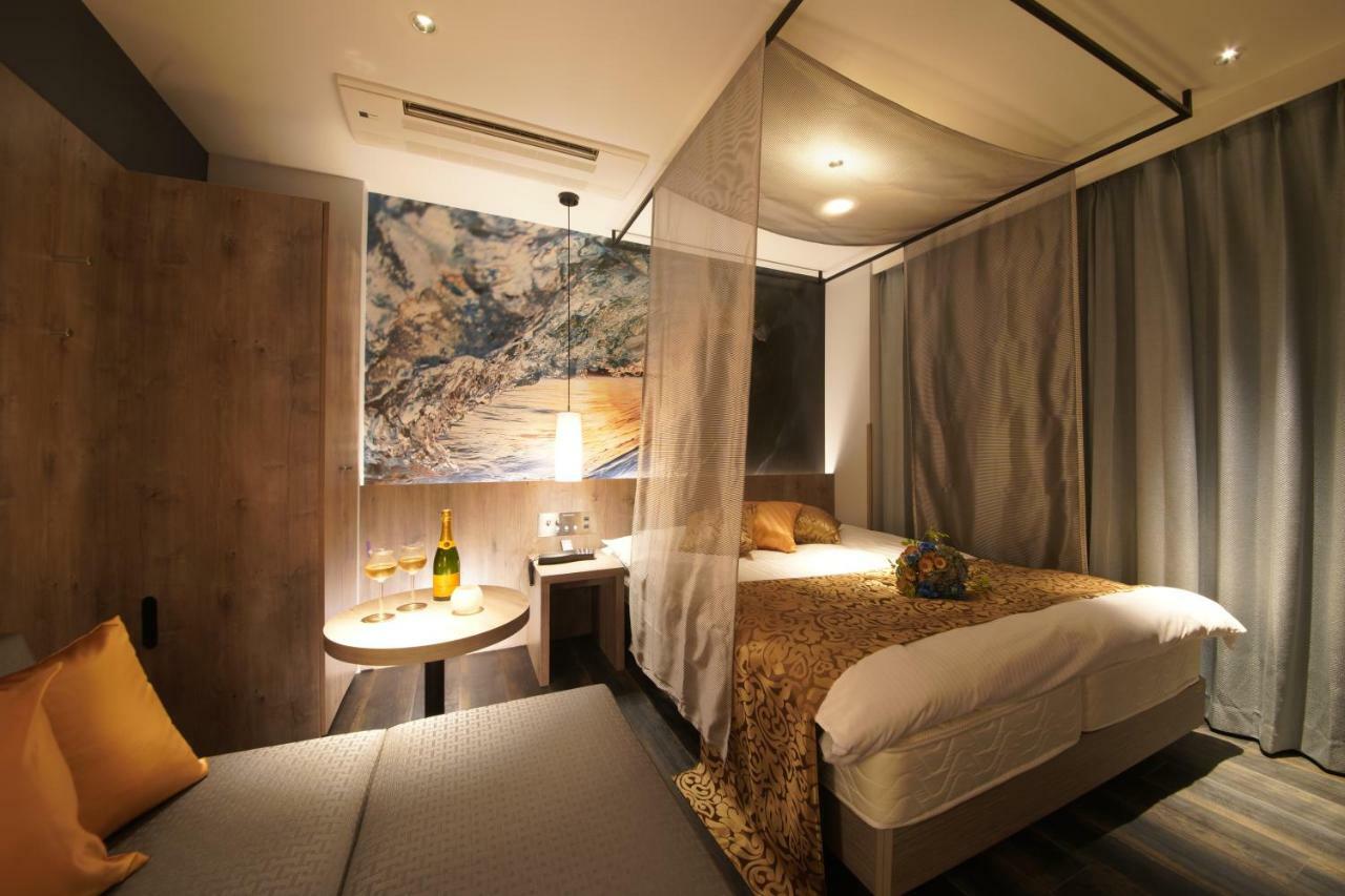 รักโรงแรม ルトゥール難波 Retournanba 男塾ホテルグループ (adults Only)